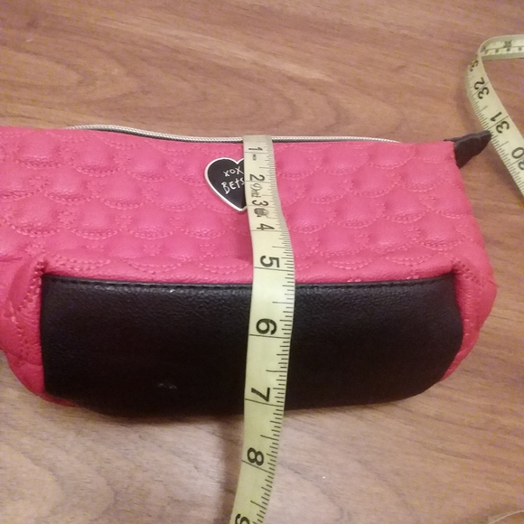 Xox Betsey makeup tote - Picture 6 of 7